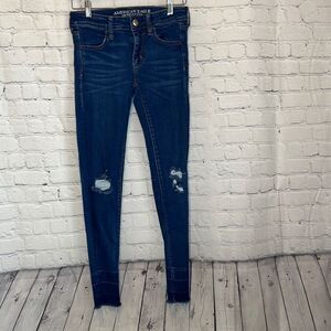 American Eagle Super Stretch Distressed Frayed Hem Jegging size 2